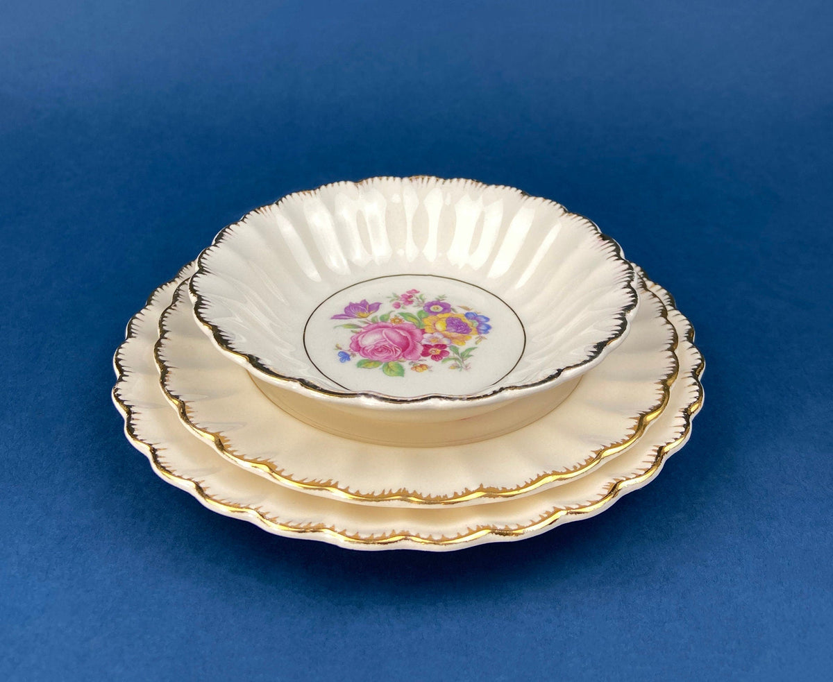 Vintage Dish Set. Leigh Wake by Leigh Potters