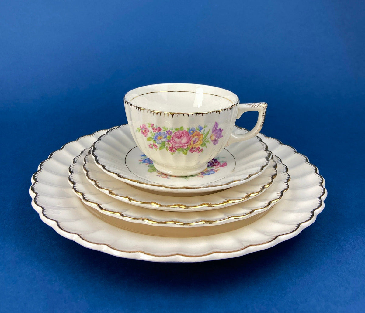 Vintage Dish Set. Leigh Wake by Leigh Potters